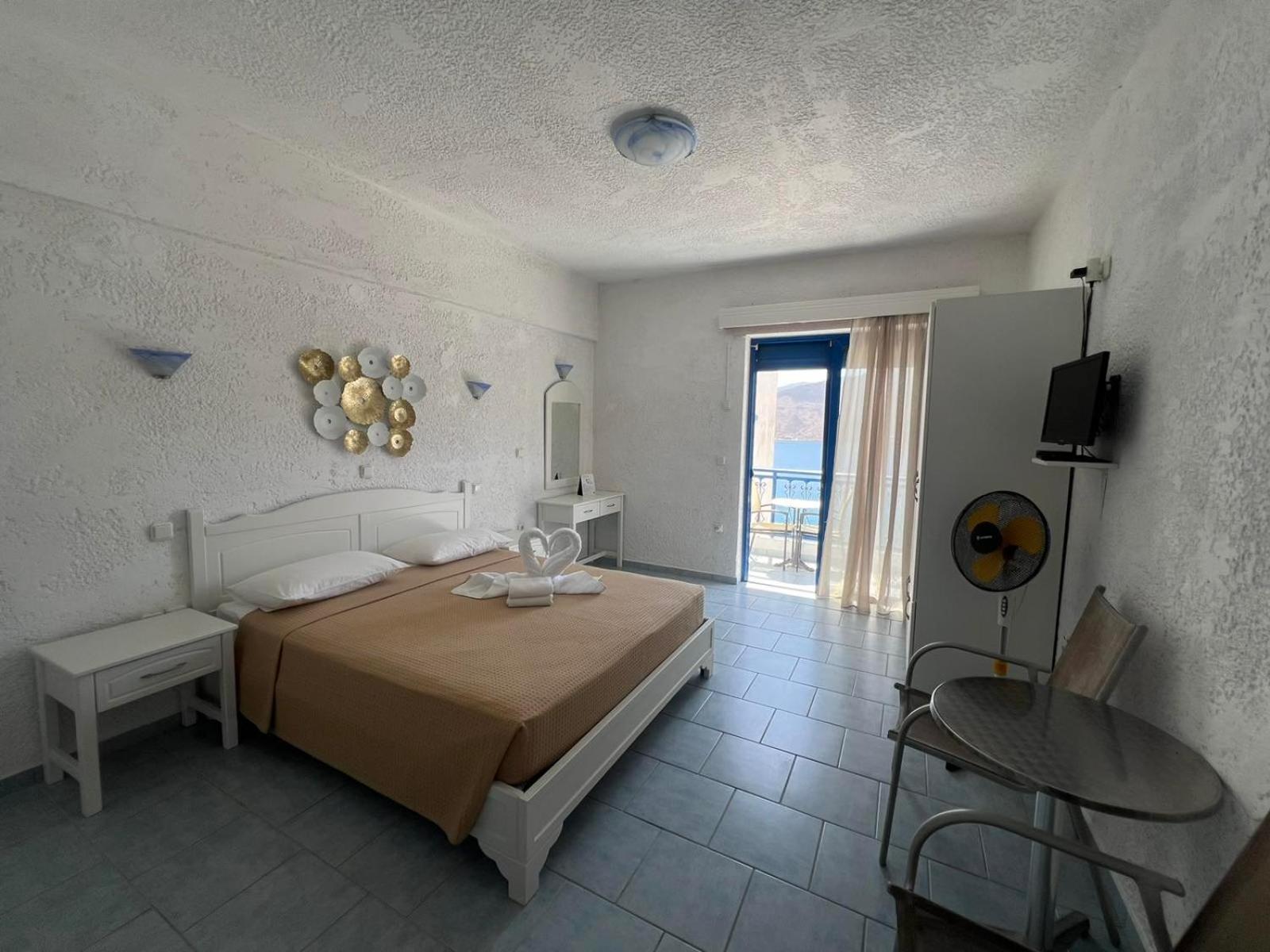 Marinas Studios Ливадия Экстерьер фото